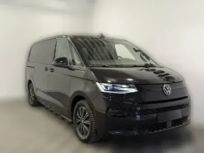 Gebraucht VW Multivan 136 PS (100 kW) 2023 Schwarz metallic Van / Kleinbus