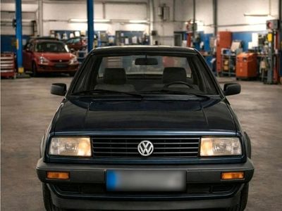 Second-hand VW Jetta 55 CP (40 kW) 1987 Albastru Berlinǎ