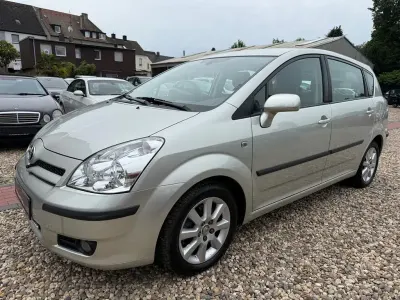 Gebraucht Toyota Corolla Verso 129 PS (94 kW) 2004 Silber Van / Kleinbus