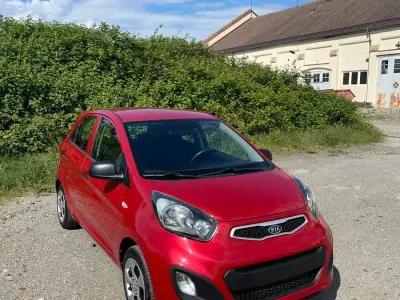 Gebraucht Kia Picanto 60 PS (44 kW) 2011 Rot Kleinwagen