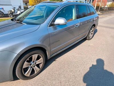 Gebraucht Skoda Superb 160 PS (117 kW) 2010 Grau Kombi