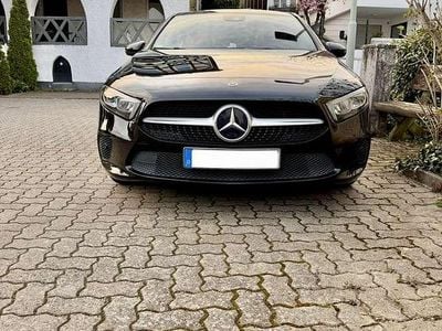 Gebraucht Mercedes A200 163 PS (119 kW) 2020 Limousine
