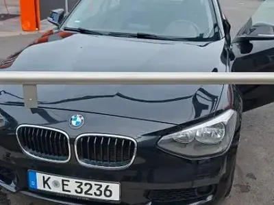 Begagnad BMW 114 Sport Line 102 HK (75 kW) 2014 Svart Halvkombi