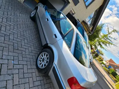 Gebraucht Audi 80 90 PS (66 kW) 1993 Silber Limousine