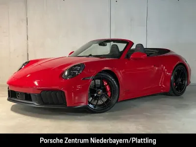 Gebraucht Porsche 992 541 PS (397 kW) 2026 Karminrot Cabrio