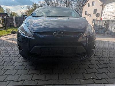 Second-hand Ford Fiesta Trend 82 CP (60 kW) 2012 Albastru Hatchback