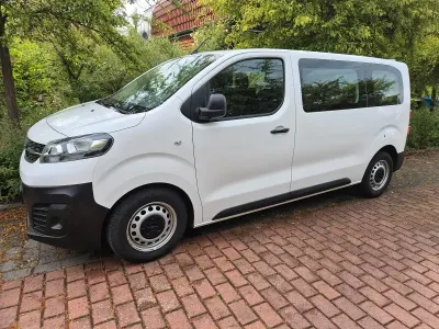 Gebraucht Opel Vivaro-e Combi 120 PS (88 kW) 2022 Weiß Van / Kleinbus