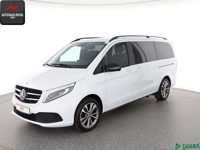 Bergkristallweiß Gebraucht 2022 Mercedes V220 Night Van / Kleinbus | 45.880 € (Fairer Preis)