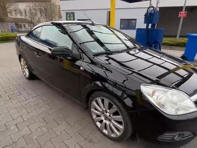 Gebraucht Opel Astra Cabriolet 140 PS (102 kW) 2009 Schwarz Cabrio