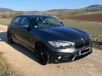 Gebraucht BMW 118 Sport Line 136 PS (100 kW) 2015 Grau Kleinwagen