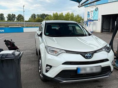 Gebraucht Toyota RAV4 Hybrid 197 PS (144 kW) 2018 Weiß SUV