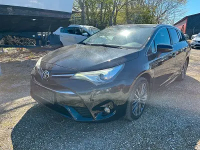 Gebraucht Toyota Avensis 147 PS (108 kW) 2017 Grau Limousine