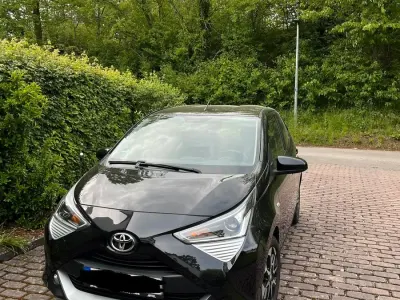 Używany Toyota Aygo 72 KM (52 kW) 2020 Czarny Hatchback