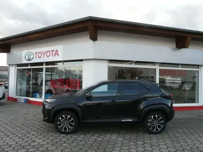 Gebraucht Toyota Yaris Cross 116 PS (85 kW) 2025 Schwarz SUV