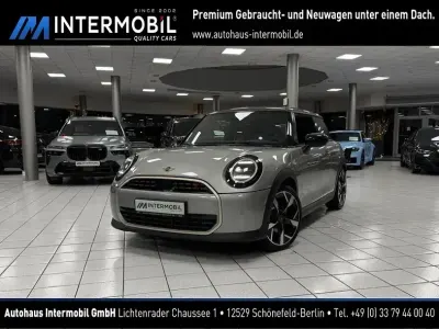 Używany Mini Cooper S Favoured 204 KM (150 kW) 2025 Srebrny Hatchback