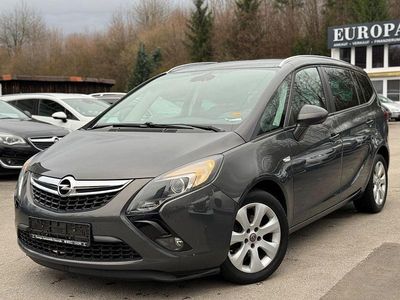 Grau Gebraucht 2015 Opel Zafira Tourer Style Van / Kleinbus | 7.990 € (Fairer Preis)