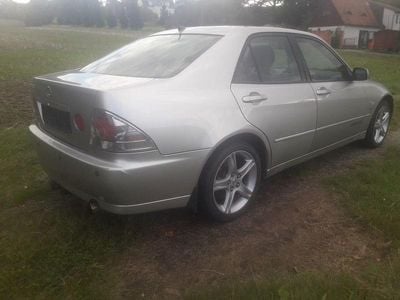 Lexus IS200