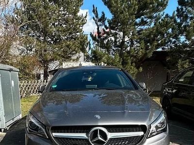 Gebraucht Mercedes CLA180 Shooting Brake 122 PS (89 kW) 2016 Grau Kombi