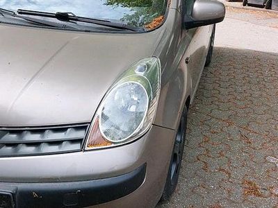 Second-hand Nissan Note 110 CP (80 kW) 2006 Maro Hatchback