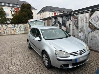 Gebraucht VW Golf V 115 PS (84 kW) 2004 Silber Kleinwagen