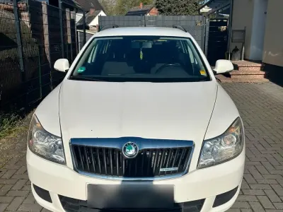 Gebraucht Skoda Octavia GreenLine 105 PS (77 kW) 2012 Weiß Kombi
