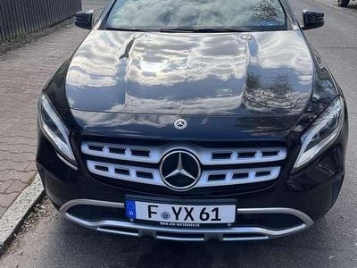 Mercedes GLA220