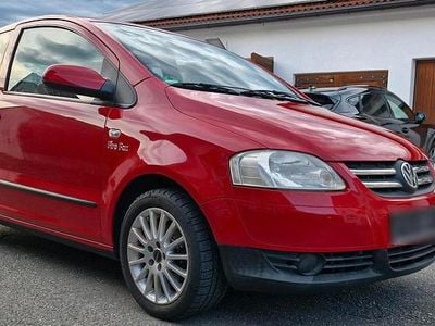 Gebraucht VW Fox 54 PS (39 kW) 2008 Rot Kleinwagen