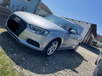 Usata Audi A3 Design 116 CV (85 kW) 2018 Argento Berlina