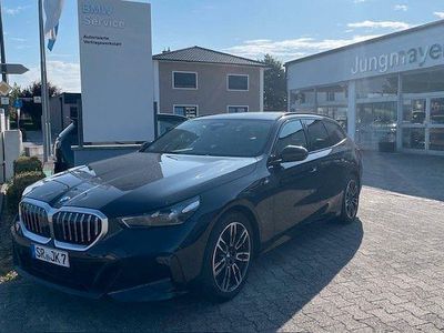 Gebraucht BMW 520 M Sport 197 PS (144 kW) 2024 Schwarz Kombi