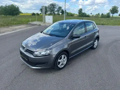 Gebraucht VW Polo 75 PS (55 kW) 2011 Grau Kleinwagen