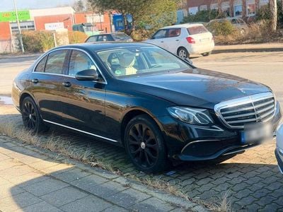 Gebraucht Mercedes 220 193 PS (141 kW) 2016 Schwarz Limousine