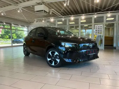 Neu Opel Corsa-e Edition 100 kW (136 PS) 2026 Lackierung schwarz Kleinwagen
