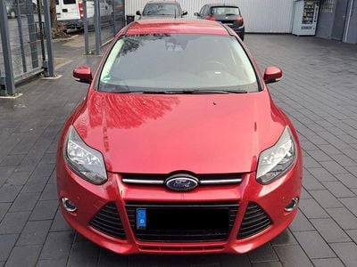 Rot Gebraucht 2013 Ford Focus Kombi | 2.500 €