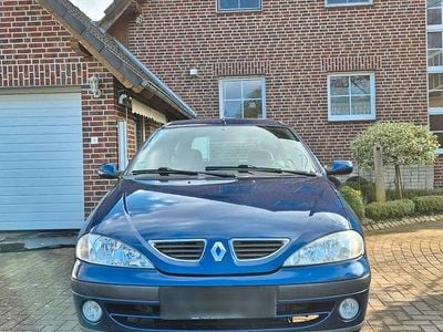 Gebraucht Renault Mégane 110 PS (80 kW) 1999 Blau Kombi