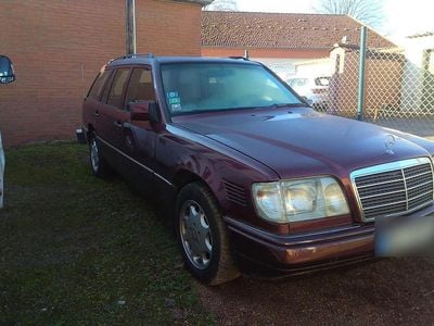 Second-hand Mercedes E250 116 CP (85 kW) 1996 Andere farben Break