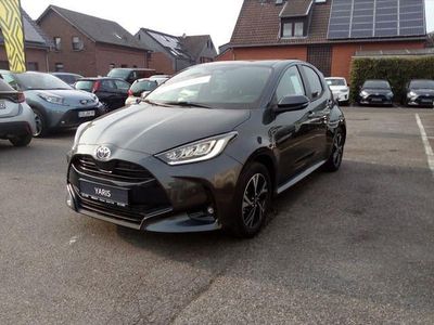 Neu Toyota Yaris Comfort 116 PS (85 kW) 2025 Grau Kleinwagen