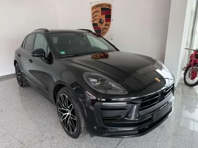 Gebraucht Porsche Macan 265 PS (194 kW) 2022 Tiefschwarz SUV