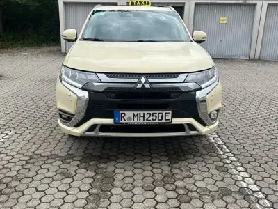 Gebraucht Mitsubishi Outlander P-HEV 224 PS (164 kW) 2020 Weiß SUV