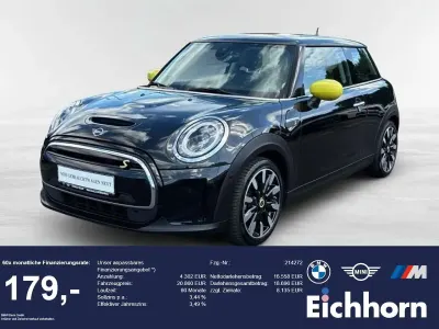 Gebraucht Mini Cooper SE 135 kW (184 PS) 2023 Midnight black metallic Kleinwagen