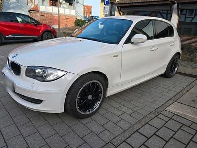Gebraucht BMW 116 Lifestyle 122 PS (89 kW) 2011 Weiß Kleinwagen
