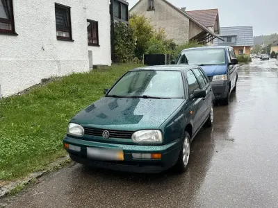 Gebraucht VW Golf III 75 PS (55 kW) 1997 Grün Kleinwagen