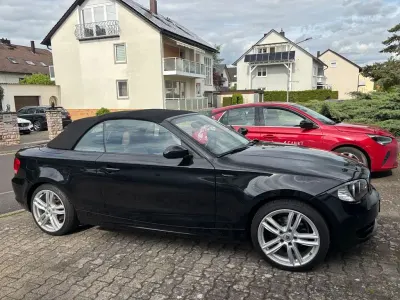 Gebraucht BMW 118 Cabriolet Sport Line 143 PS (105 kW) 2009 Schwarz Cabrio