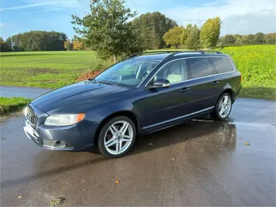 Używany Volvo V70 175 KM (128 kW) 2009 Niebieski Kombi