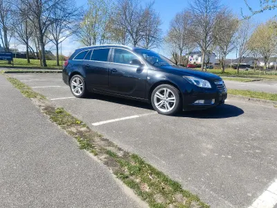 Gebraucht Opel Insignia 180 PS (132 kW) 2011 Schwarz Kombi
