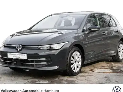 Neu VW Golf VIII Life 150 PS (110 kW) 2025 Grau Limousine