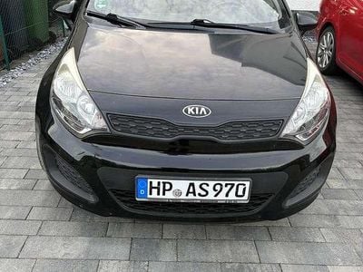 Second-hand Kia Rio 75 CP (55 kW) 2014 Negru Hatchback