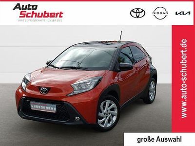 Gebraucht Toyota Aygo X Comfort 72 PS (52 kW) 2022 3u4)/ black mica (209) (rot SUV