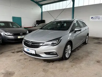 Gebraucht Opel Astra Edition 110 PS (80 kW) 2017 Argonsilber/sovereign/switchbl Kombi