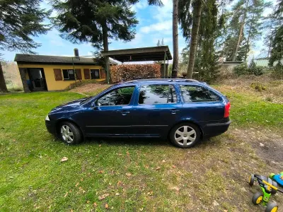 Używany Skoda Octavia 150 KM (110 kW) 2007 Niebieski Kombi