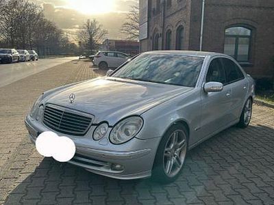 Usata Mercedes E200 Elegance 163 CV (119 kW) 2004 Argento Berlina